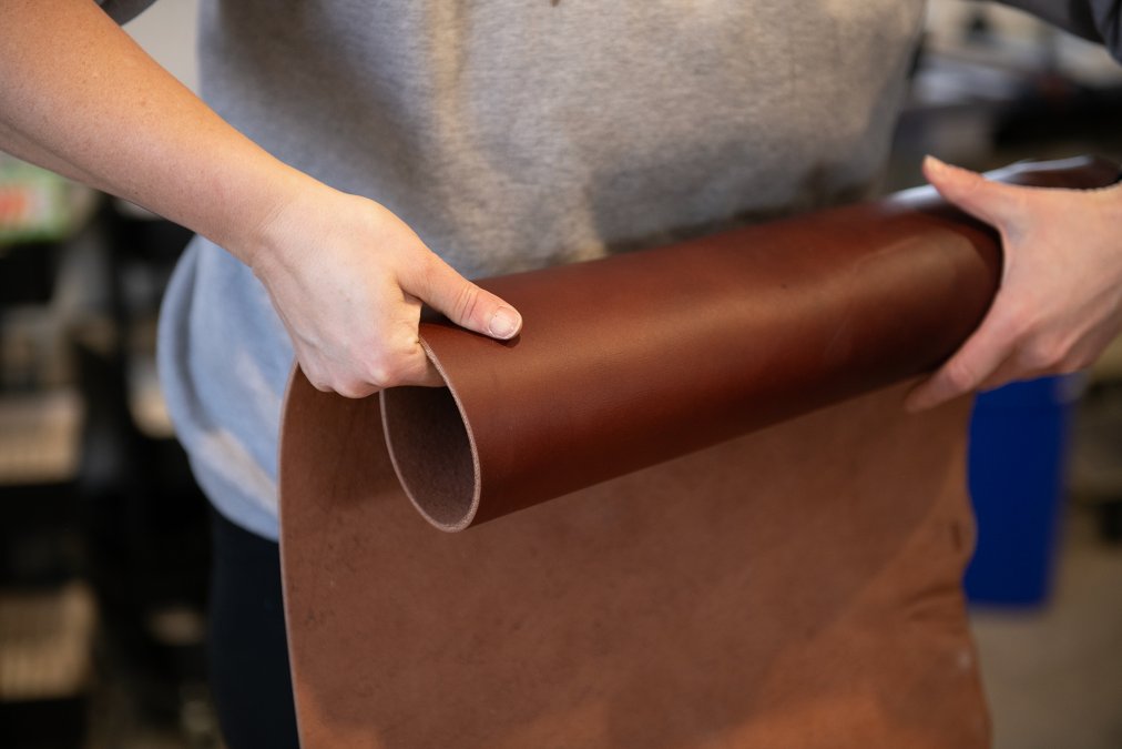 Full Grain Leather vs Bonded Leather: 2026 Guide