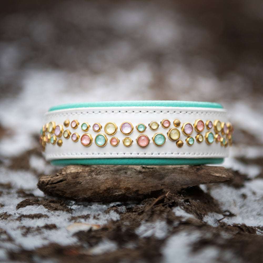 Spring Blooms, 1.5" wide, size 14" - 17" Dog Collar, Mint